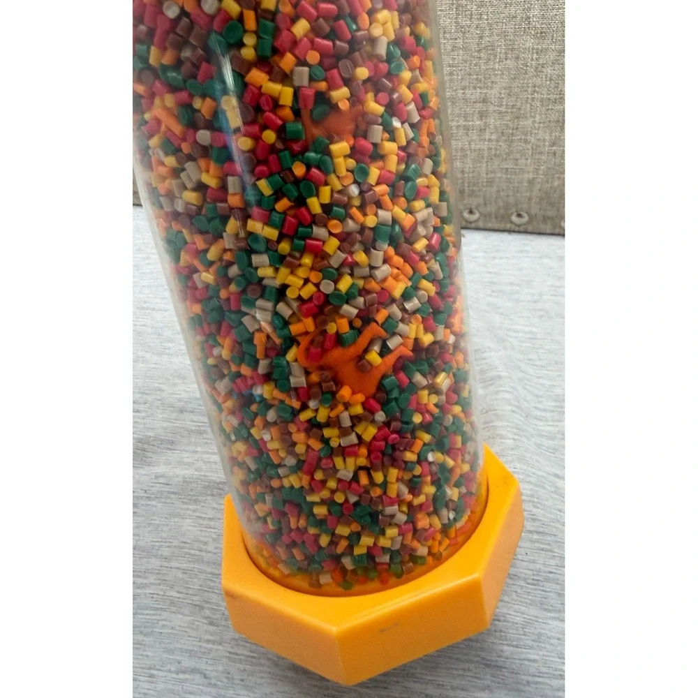 Find It Games The Original Hidden Object Search Tube Yellow 40 Items 2003